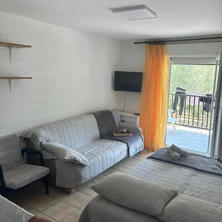 Santek Guest house